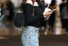 美丽小姐姐的出装攻略（打造完美造型，散发自信光彩）